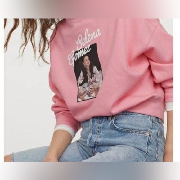 NWT Selena Gomez pink sweatshirt from H&M - Picture 1 of 5